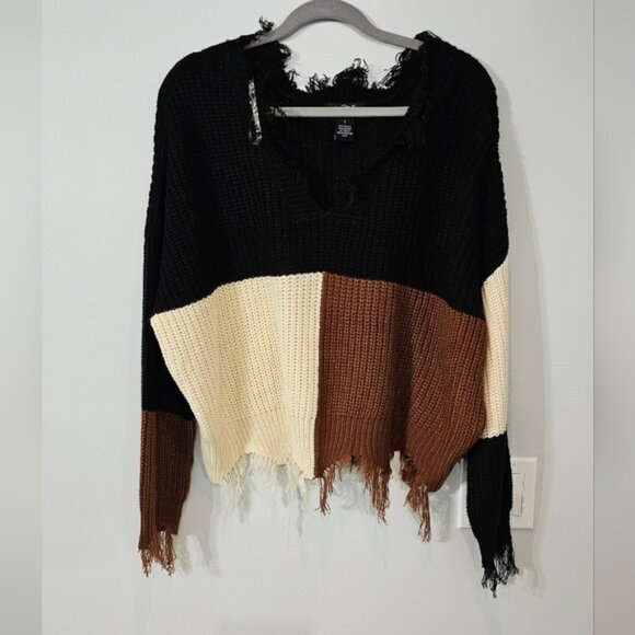Just Polly Color Block Eye Lash Fringe Cropped Knit Sweater - Picture 1 of 3